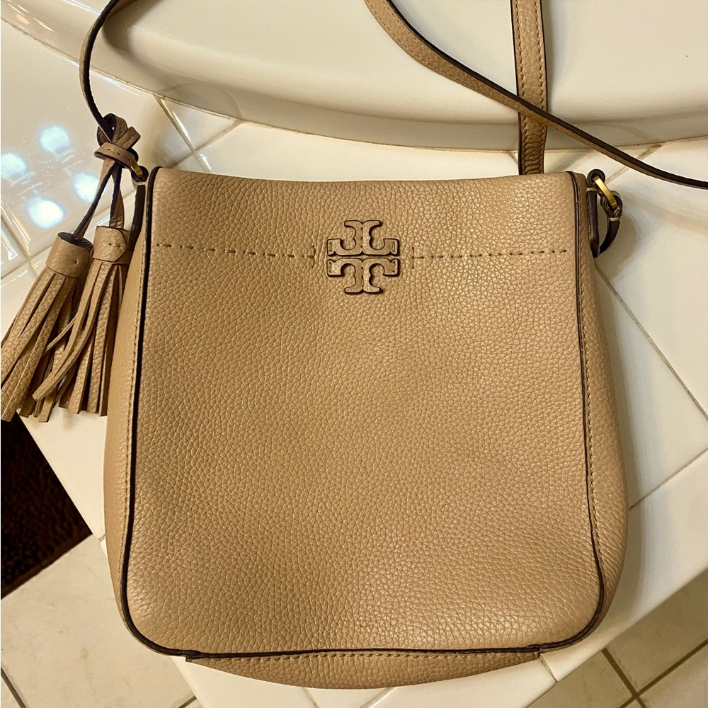 Tory Burch crossbody purse in Beige